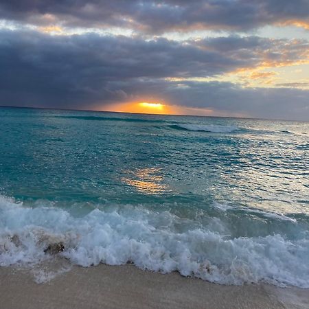 Cancun Oceanfront, Entire Apartment Экстерьер фото