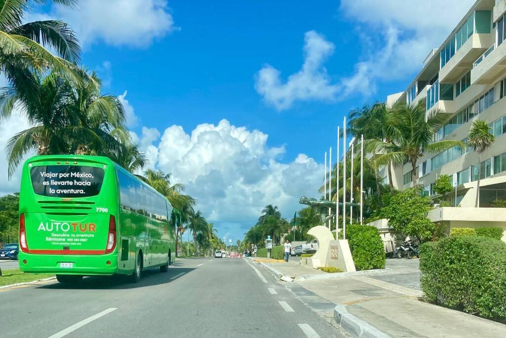 Cancun Oceanfront, Entire Apartment Экстерьер фото