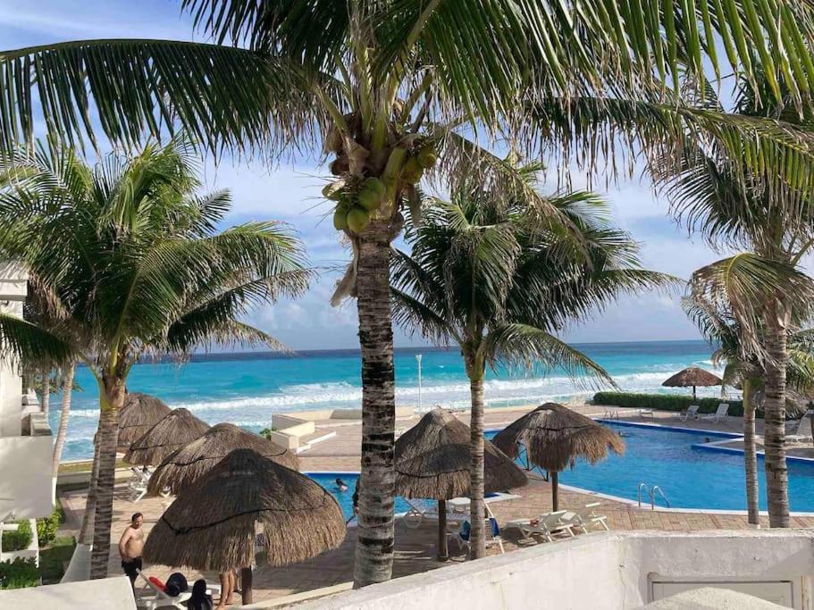 Cancun Oceanfront, Entire Apartment Экстерьер фото