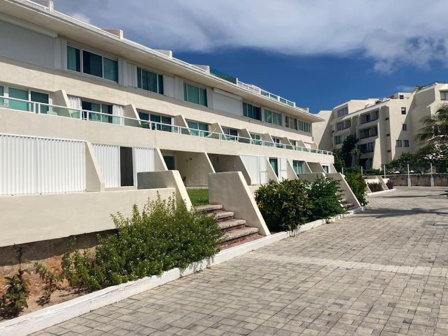 Cancun Oceanfront, Entire Apartment Экстерьер фото